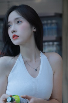 被老汉耸动呻吟